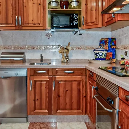 Awesome In With 3 Bedrooms And Wifi Estepona