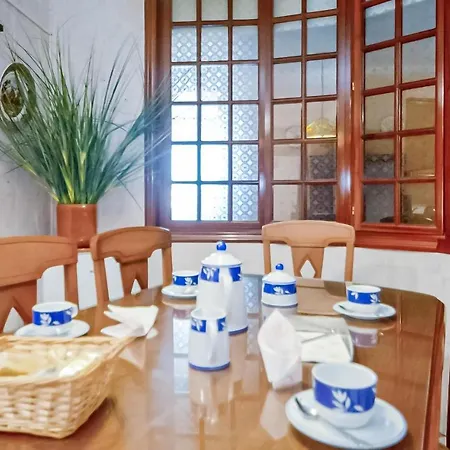 Awesome In With 3 Bedrooms And Wifi Διαμέρισμα Εστεπόνα